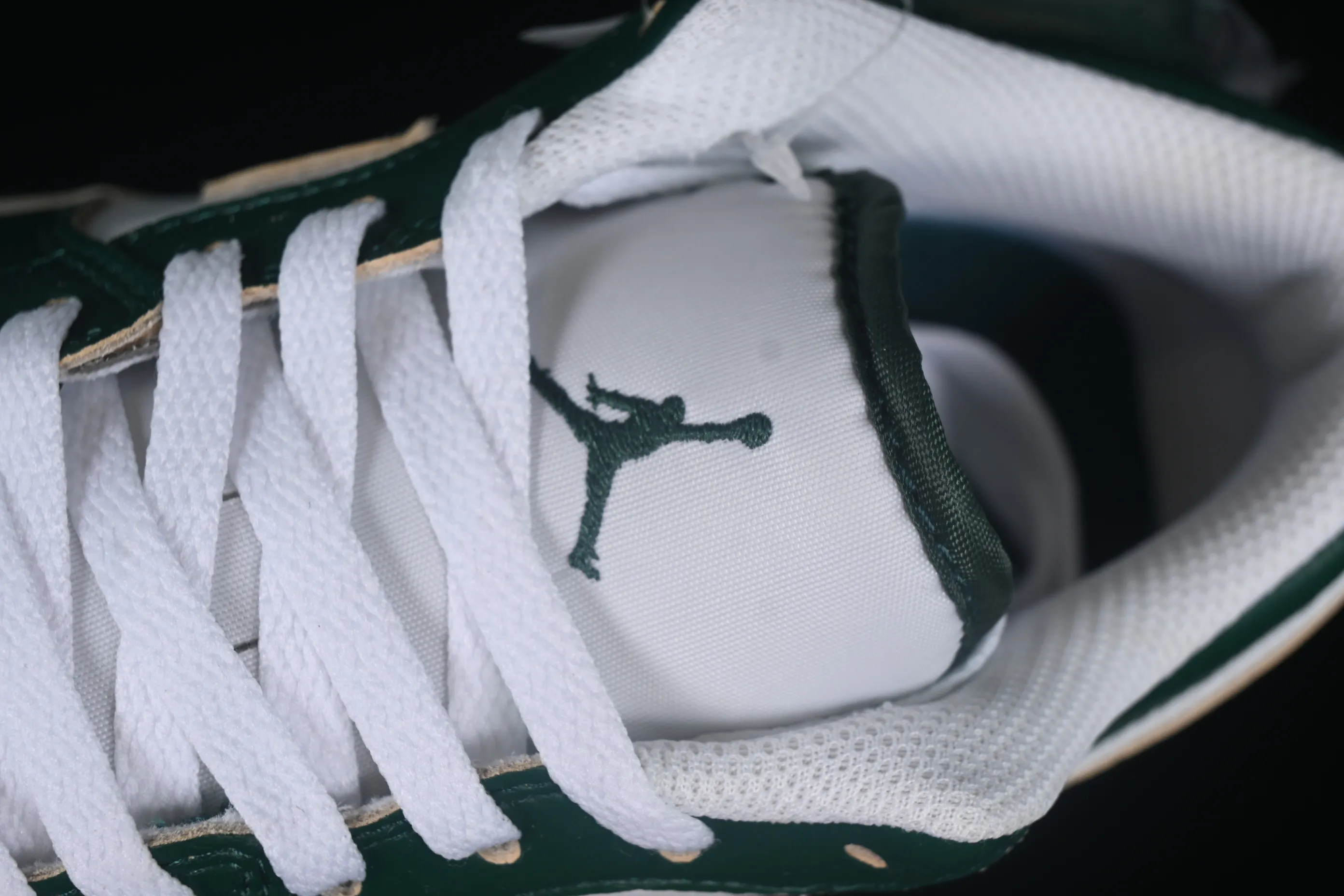 All categories Air Jordan Jordan series basketball shoes Air Jordan 1 Low Z version Air Jordan 1 Low AJ1 Joe 1 white and green low-top cultural casual sneakers FQ7687-300